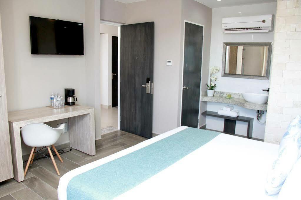 Bfh Attraction Deluxe Hotel Playa del Carmen Zewnętrze zdjęcie